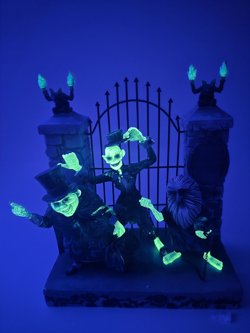 RARE Jim Shore Haunted Mansion Hitchhiking Ghosts Figurine – Phineas, Ezra & Gus